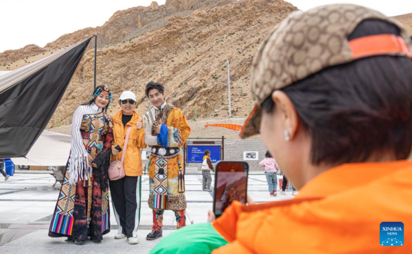 Across China: Music Festival Energizes Small Town at Foot of Mount Qomolangma