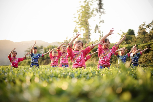 Music Experts Visit 'Spring Bud Dream Chorus' in Hubei