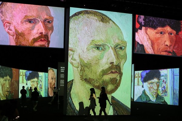 Economy&Life | Immersed in Art During Night Hours in E China's Shanghai