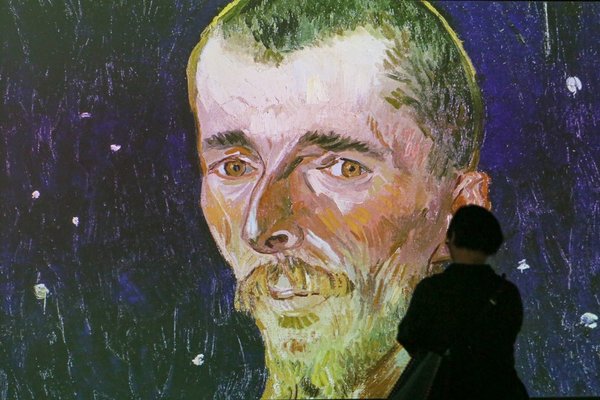 Economy&Life | Immersed in Art During Night Hours in E China's Shanghai