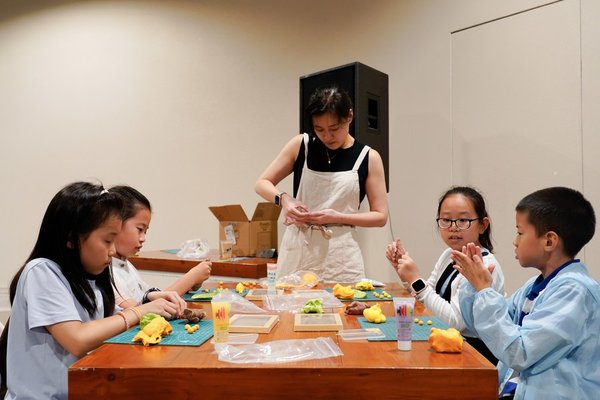 Economy&Life | Immersed in Art During Night Hours in E China's Shanghai
