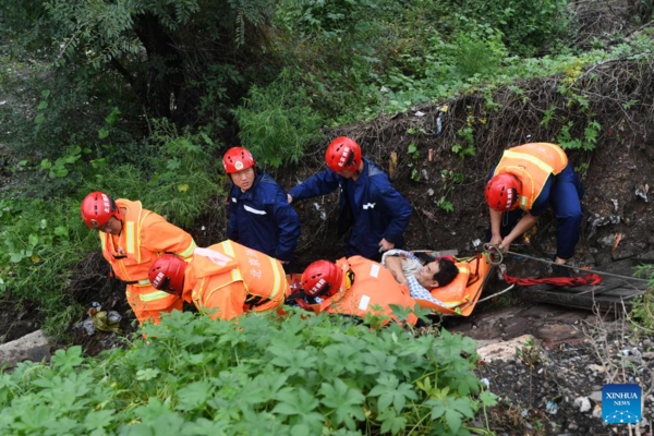 What's causing the catastrophic rainfall in Kenya?