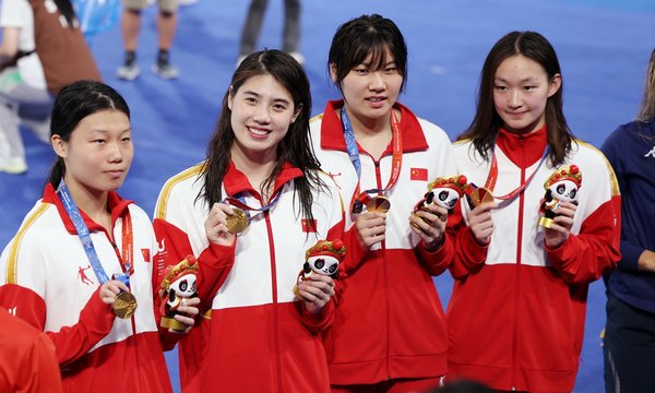 Ladies Claim Relay Gold