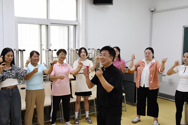 CCTF Holds Training Session for Guizhou's Middle School English Teachers at BFSU