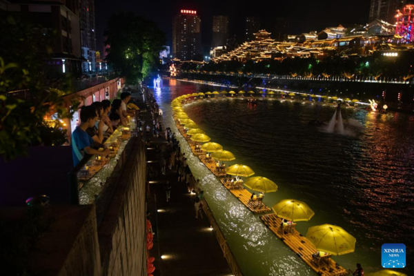 Nighttime Economy Boosted in Xuan'en County, <brtitle=