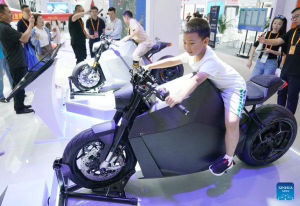 Cutting-Edge Technologies Attract Visitors at 2023 CIFTIS in Beijing