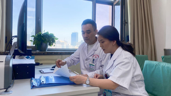 Int'l Students Enjoy Studying Medicine in NW China's Xinjiang