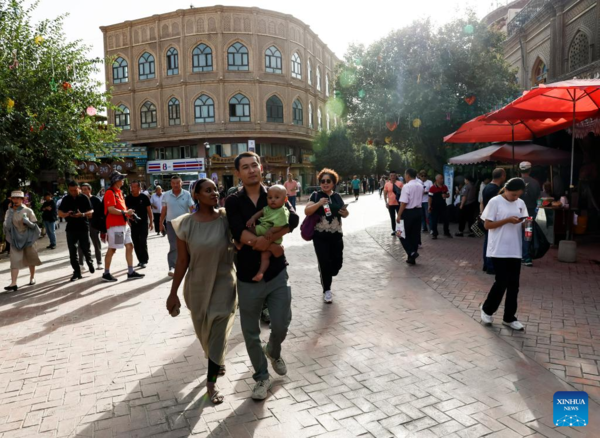 Transnational Couple Run Cafe in Xinjiang's Kashgar