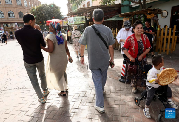 Transnational Couple Run Cafe in Xinjiang's Kashgar