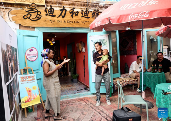 Transnational Couple Run Cafe in Xinjiang's Kashgar