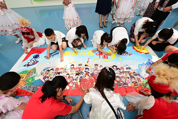 Exhibition Featuring Paintings by Children of Xinjiang Held in Beijing