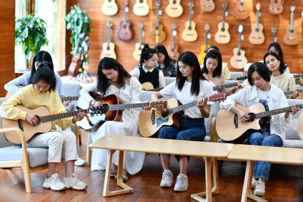 Chinese Guitar-Making Industry Rides on Wave of Belt and Road Initiative