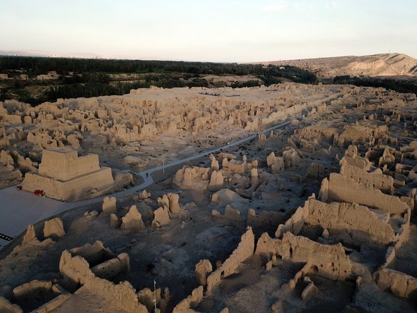 Cultural Relic Conservators Safeguard Ancient City's Glory