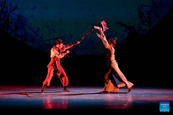 Chinese Dance Drama 'Mulan' Staged in Boston