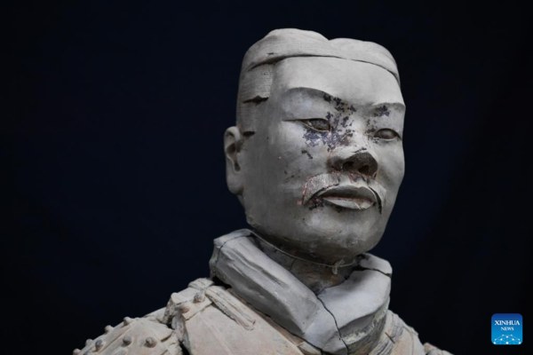 Experts Restore Terracotta Warriors in Xi'an