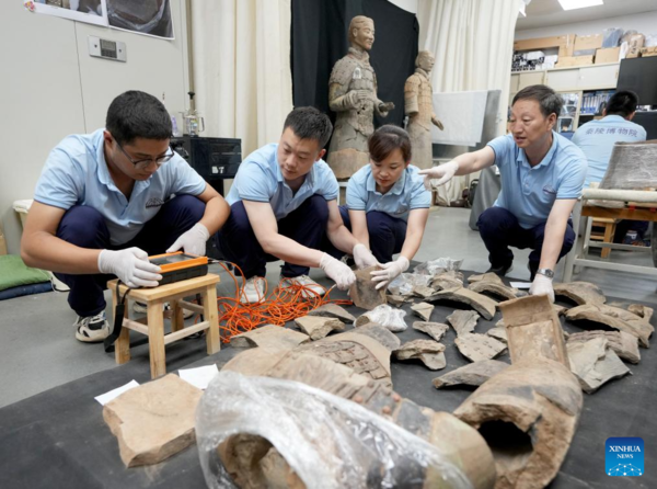 Experts Restore Terracotta Warriors in Xi'an