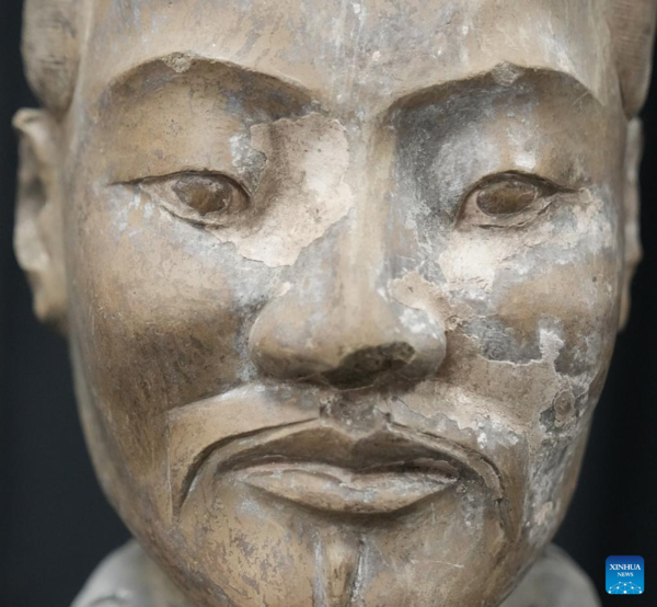 Experts Restore Terracotta Warriors in Xi'an