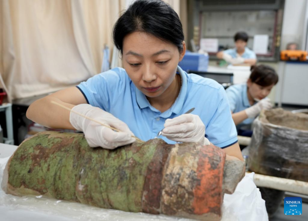 Experts Restore Terracotta Warriors in Xi'an