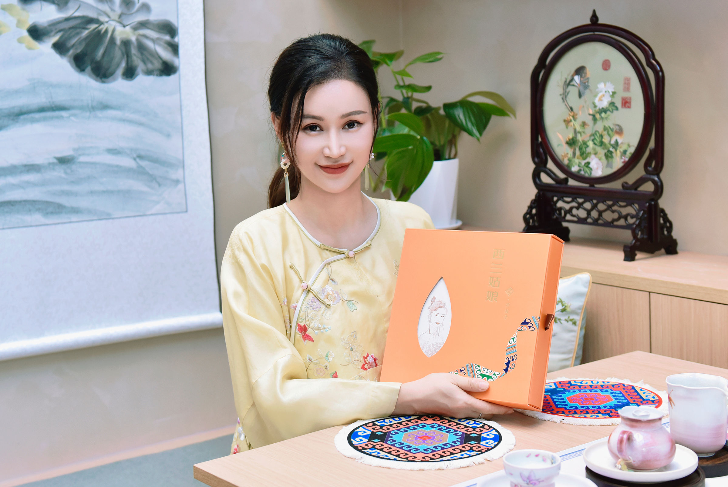 Tujia Woman Promotes Ethnic Culture Through Literature, Songs