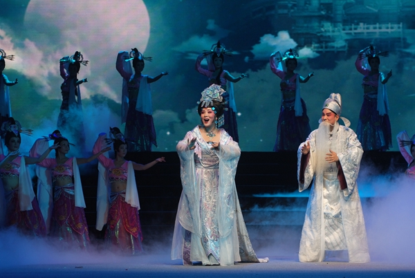 Hou Hongqin: Working Hard to Ensure Qinqiang Opera Thrives