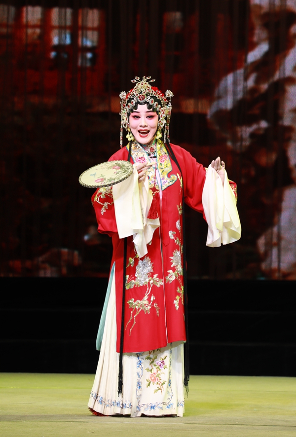 Hou Hongqin: Working Hard to Ensure Qinqiang Opera Thrives
