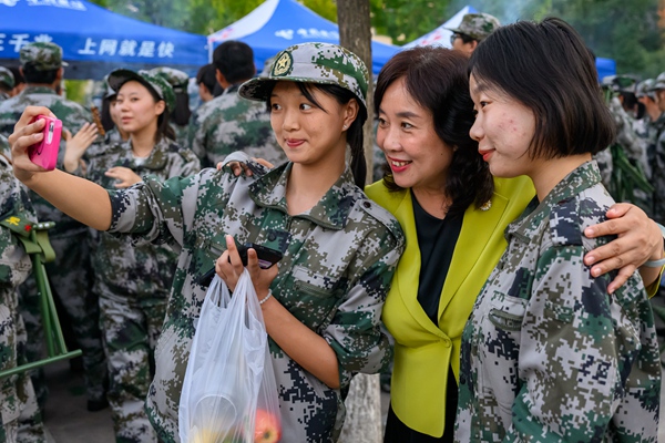 Jia Xiufang: 'Caring Mother' Shoulders Social Responsibility