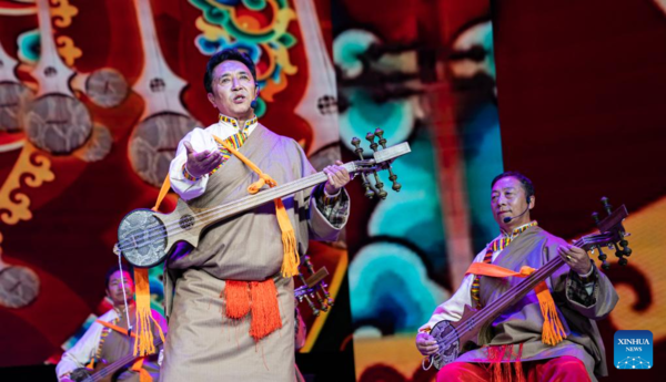 Art Show Held to Celebrate Chongyang Festival in Lhasa, Tibet