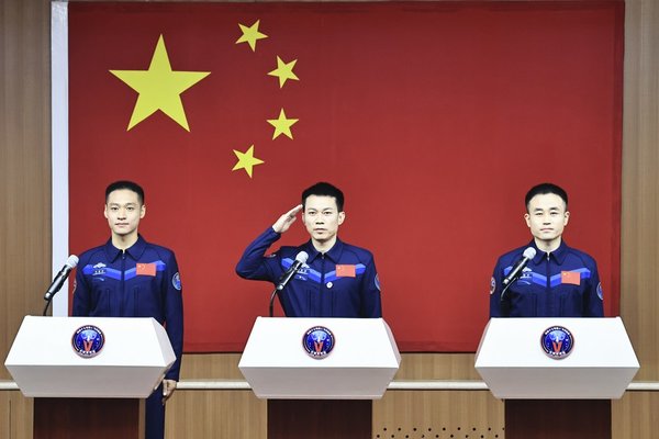 China Unveils Shenzhou