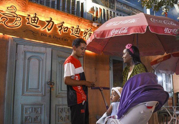 Xinhua Headlines: A Vibrant City on Ancient Silk Road — Kashgar in the Eyes of Foreign Tourists