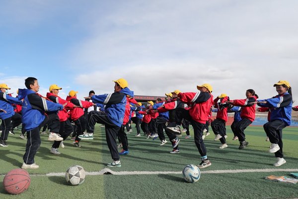 Tibetan Boarding School Lifts Dreams of Herders' Children at 4,700 Meters