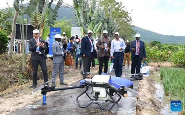 Participants of 2nd Forum on China-Africa Cooperation in Agriculture Go on Field Trips in Sanya