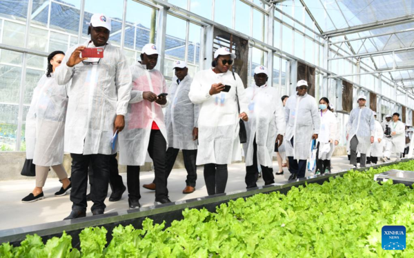 Participants of 2nd Forum on China-Africa Cooperation in Agriculture Go on Field Trips in Sanya