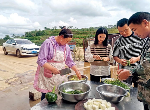 Family Lives Environmentally Friendly Life, Keeps Hometown 'Green'