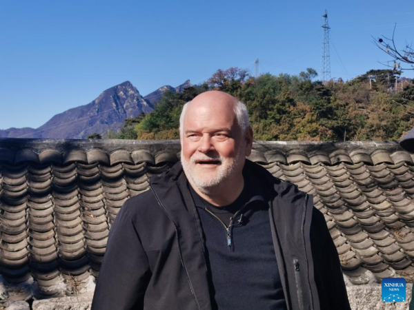 Into Chinese Culture: American Architect Builds Dreams Under Great Wall