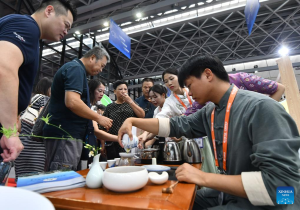 Chinese astronauts return to earth after six months in space