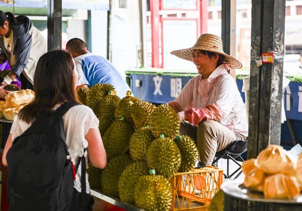 Xinhua Headlines: Xi Kicks off Vietnam Visit, Calling for China-Vietnam Community with a Shared Future