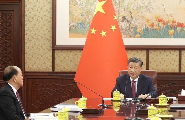 Xi Hears Report from Macao SAR Chief Executive