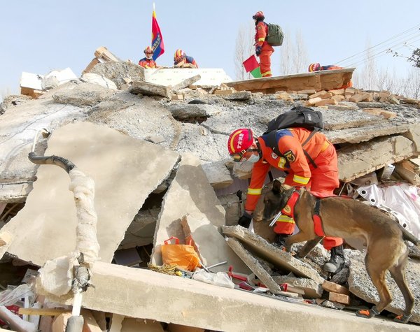 Xinhua Headlines: Rescuers Battle Cold, Aftershocks to Help NW China Earthquake Victims