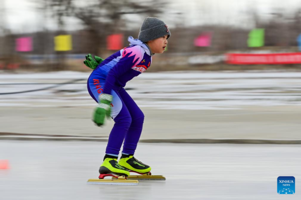 Schools Integrate Ice and Snow Sports into Education Curriculum in Xinjiang's Beitun City