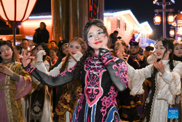 Scenic Area Opens to Promote Night Economy in Xinjiang