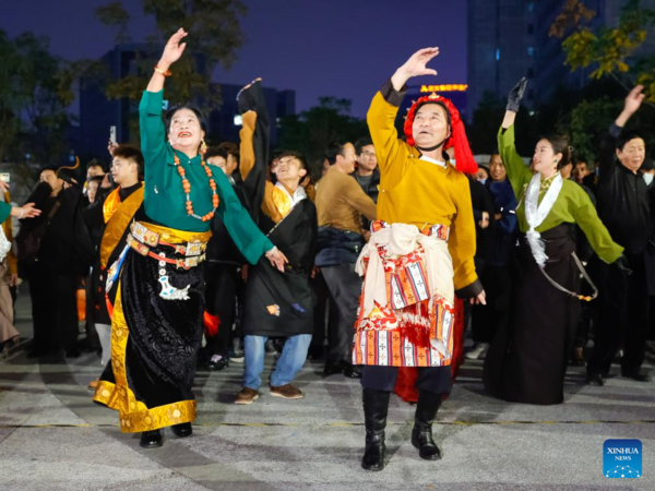 Traditional Tibetan Dance Swings Its Way into Urban Life Traditional Tibetan Dance Swings Its Way into Urban Life