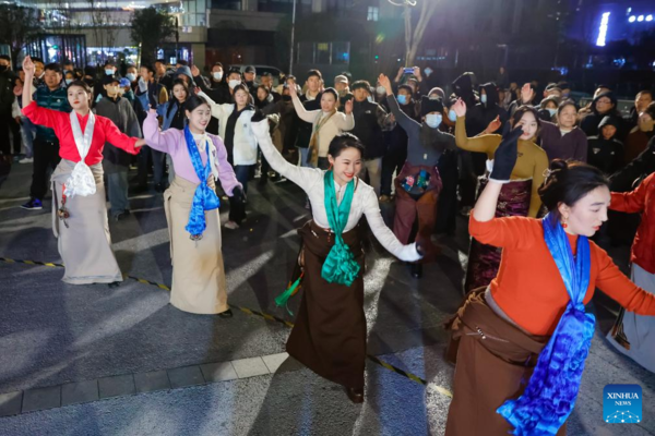 Traditional Tibetan Dance Swings Its Way into Urban Life