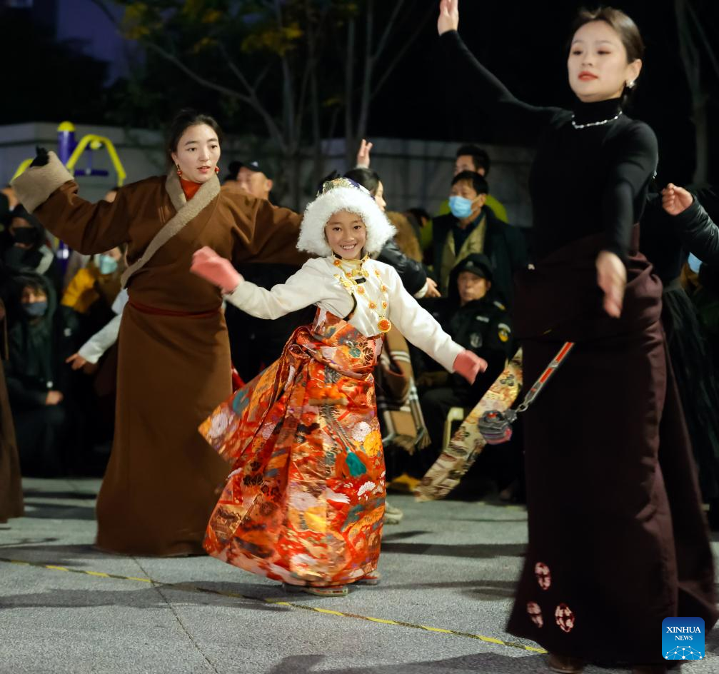 Traditional Tibetan Dance Swings Its Way into Urban Life