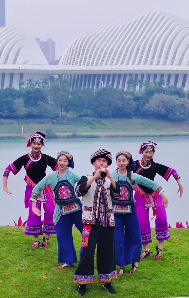 Viral Dance Challenge 'Kemusan' Brings Joy, Pride, Debate to Chinese Youngsters
