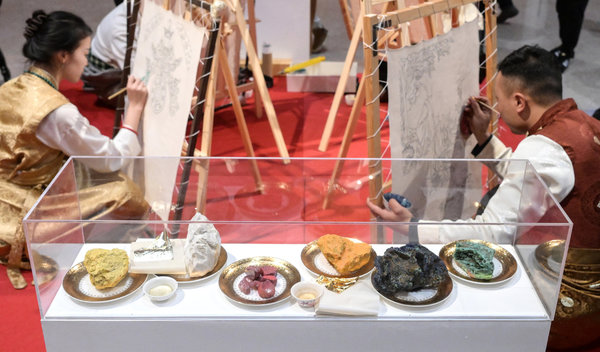 Exhibition Showcases Regong Arts in Beijing