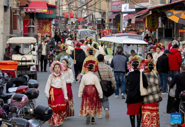 Flowery Headwear Brings Benefits to Residents in Xunpu Village, Fujian