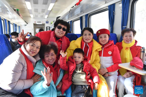 China's Slow Trains Ensure Smooth Trips During Spring Festival Travel Rush