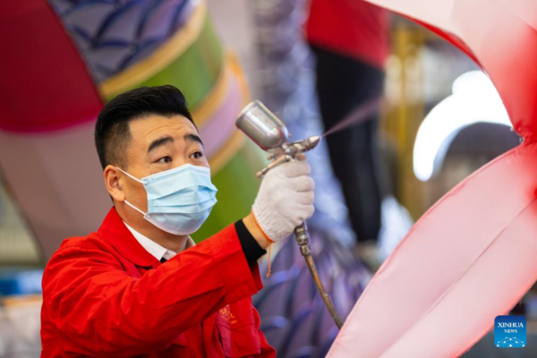 Zigong Lanterns Crafted for Upcoming Spring Festival Zigong Lanterns Crafted for Upcoming Spring Festival