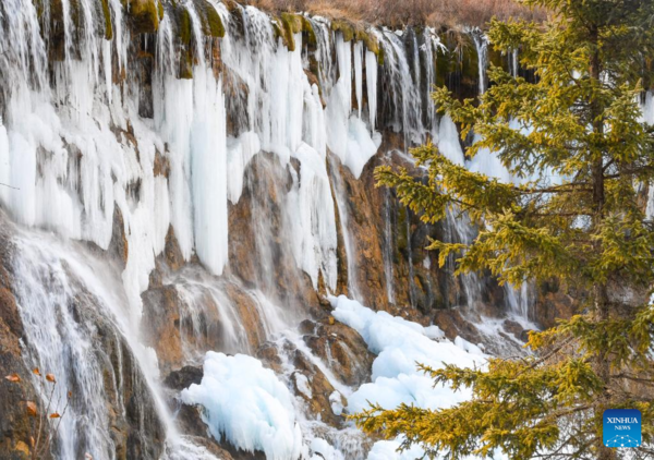 Int'l Tourism Festival Featuring Frozen Waterfalls Opens at Jiuzhaigou National Park