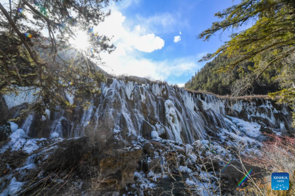 Int'l Tourism Festival Featuring Frozen Waterfalls Opens at Jiuzhaigou National Park